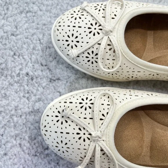 Women's White Mountain Off White Surprise Ballet Flat Shoes Size 7.5 M - Picture 7 of 10